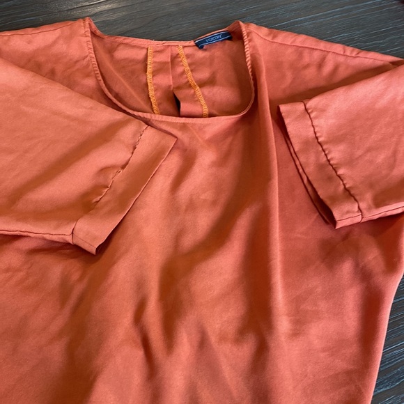 3/$15. Young ladies burnt orange blouse by Poetry in size medium. - Picture 7 of 7